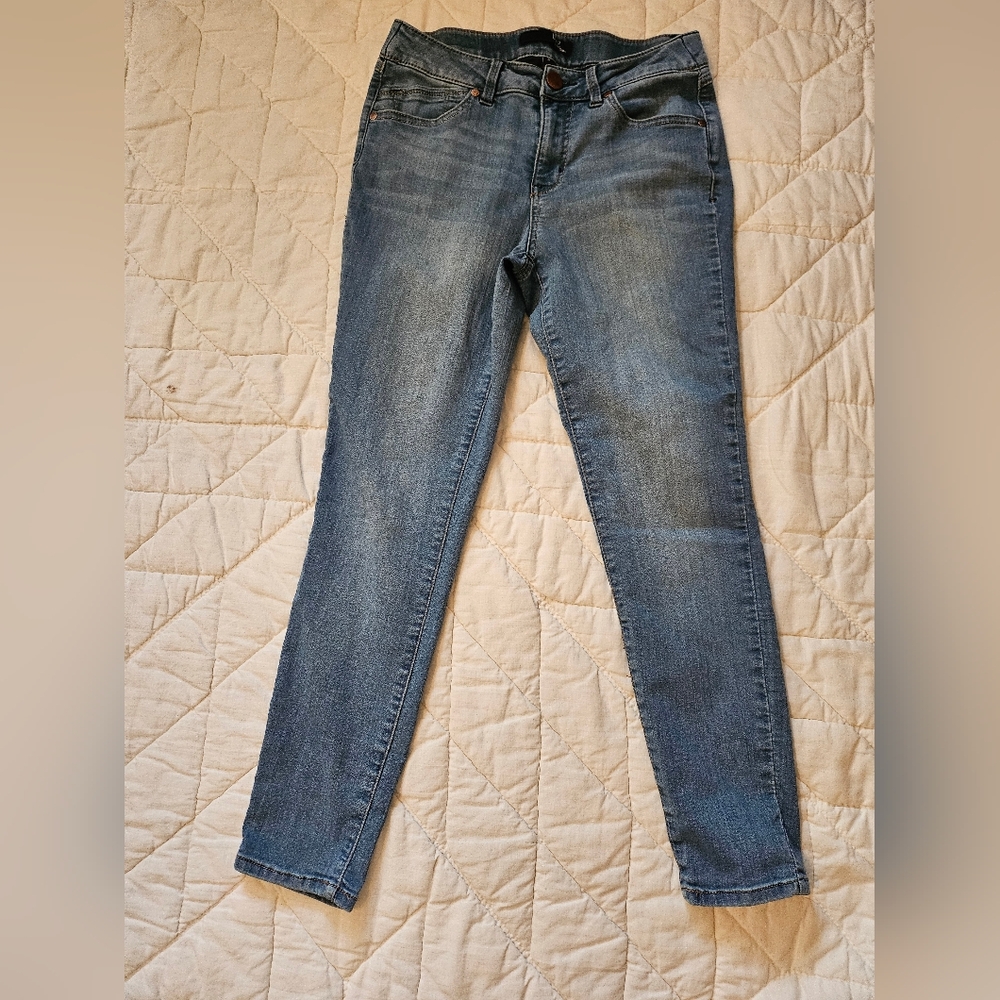 1822 'Butter' Denim Mid-Rise Skinny Jeans- Size 8 - Picture 2 of 8